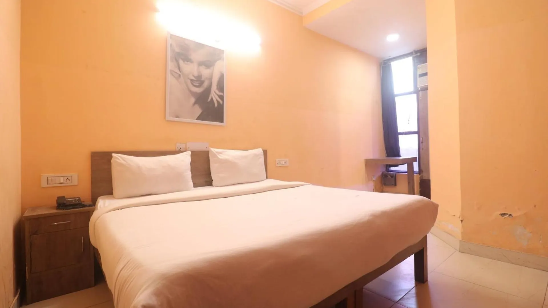 Hotel O Avni Residency Γκουργκάον
