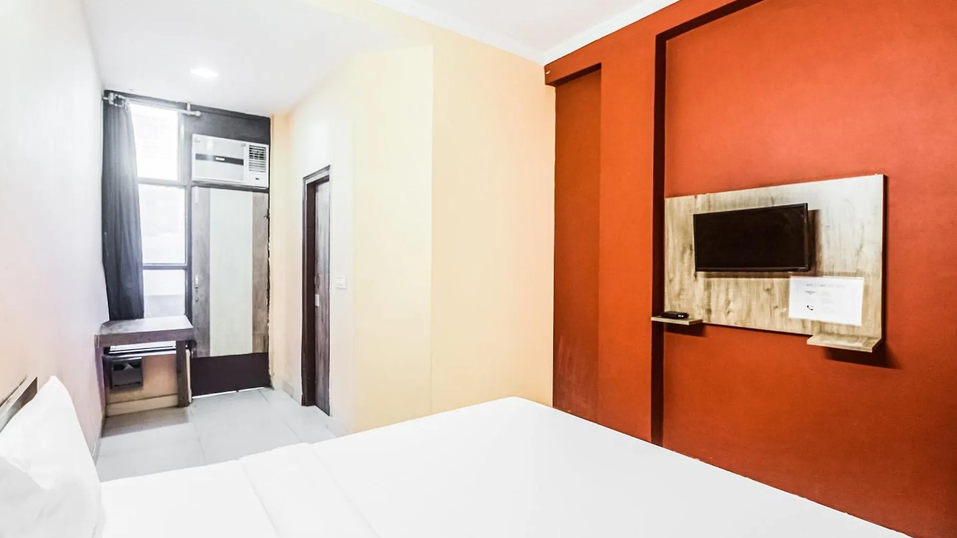 Hotel O Avni Residency Γκουργκάον 4*,